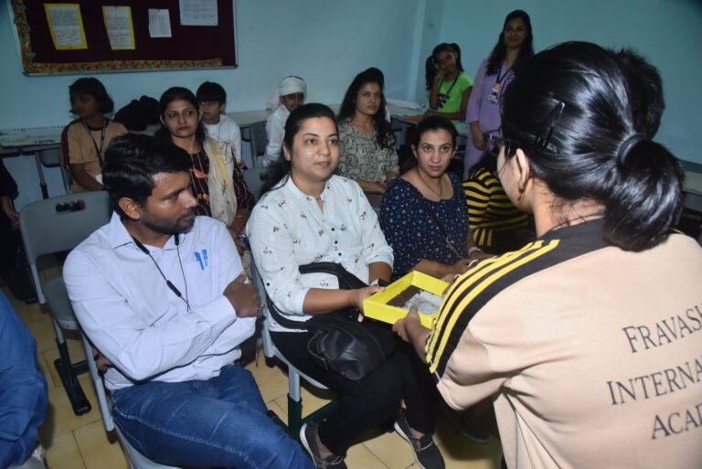 Fravashi Academy Student Wecomes Parents